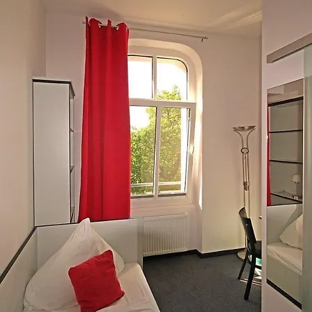 호텔 Zwischen Den Seen 2*