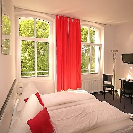 Zwischen Den Seen 호텔 2*