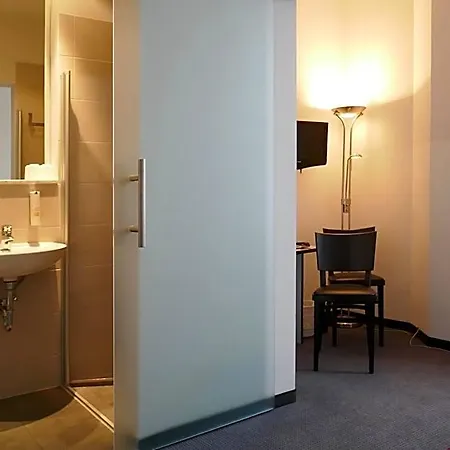 Hotel Zwischen Den Seen 2*